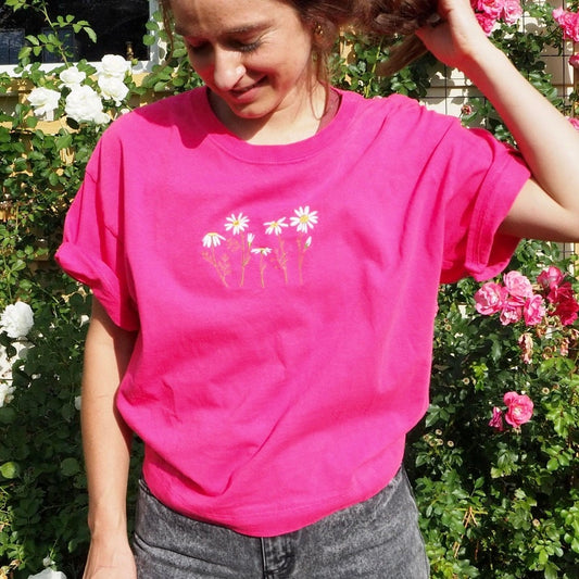 Dark Pink Daisy Crop Embroidered Tee | Size Large